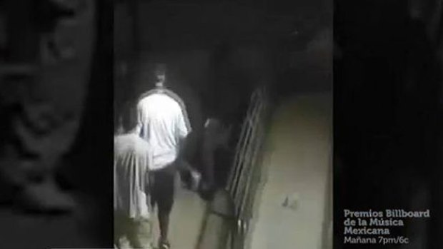 Video: Policía difunde video de brutal paliza