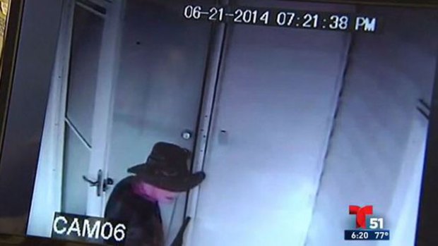 Video: Preso se fuga con sombrero y escopeta