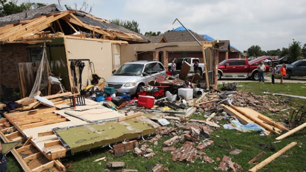 Video: Texas: 16 tornados dejan 6 muertos