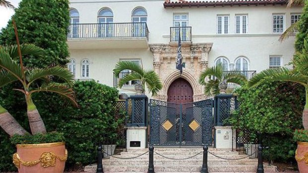 Video: Pagan $45 millones por mansión Versace