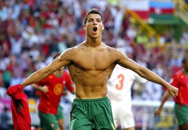 Video: Cristiano Ronaldo, en sexy interiores