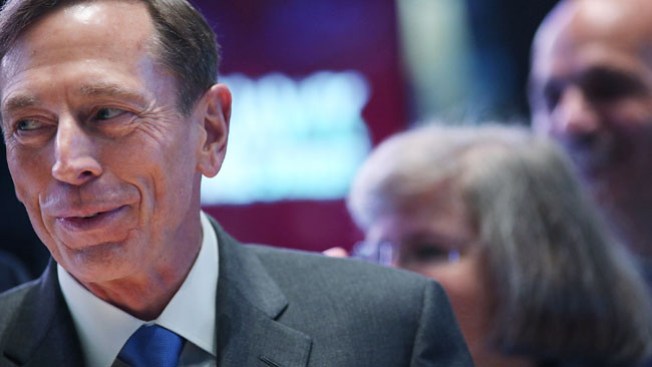 Petraeus: ¿triángulo amoroso?
