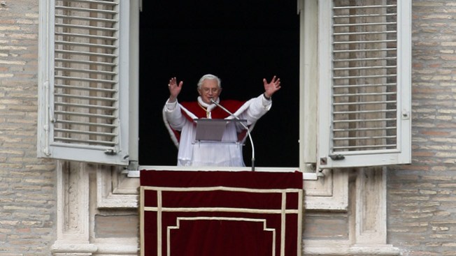 Ultima bendición del papa atrae multitud
