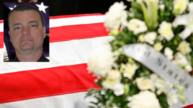 Lágrimas y resignación en funeral de agente