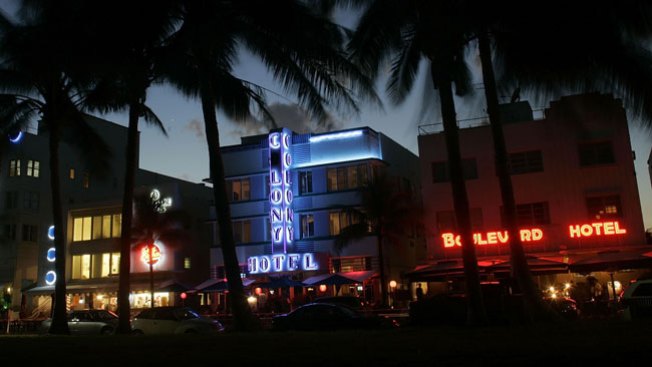 La CIA recluta gays en M. Beach