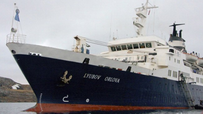 Peligroso barco a la deriva