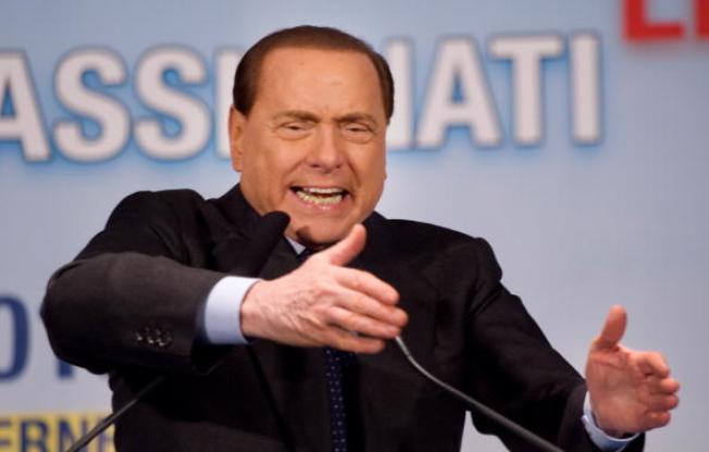 Berlusconi condenado a 4 años